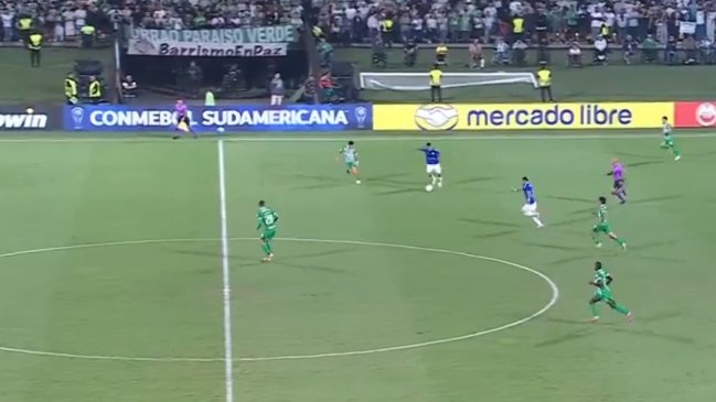 [VIDEO] Rodrigo Contreras anotó gol desde atrás de mitad de cancha para Millonarios ante Atlético Nacional