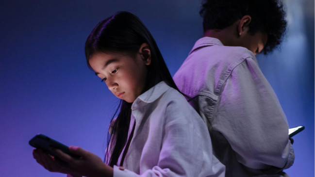 Austria: Más de 70 mil escolares pasarán tres semanas sin celular como experimento