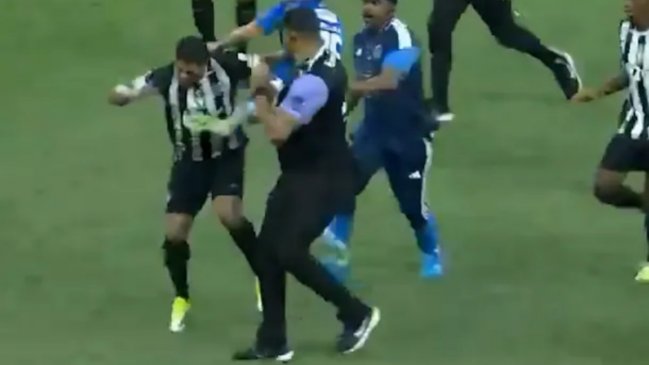 Hulk y brutal batalla campal con 23 expulsados en Brasil: 