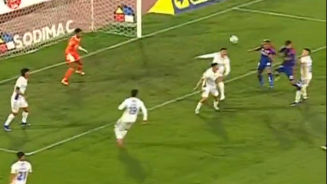 [VIDEO] La U avisó a Universidad de Concepción con un cabezazo de Eduardo Vargas