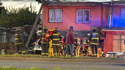   Temuco: Auto quedó incrustado en una casa 