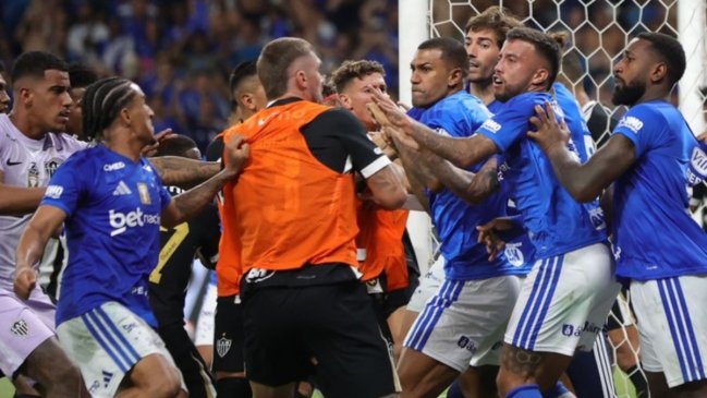 Experto en lectura de labios reveló los tensos diálogos de la brutal pelea entre Cruzeiro y Atlético Mineiro