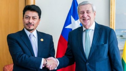 Chile y Bolivia acuerdan exención de visas para autoridades, en nueva señal de mejora de relaciones  