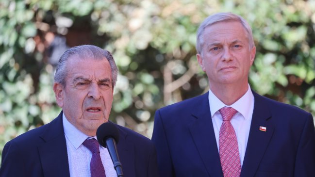 Cable chino: Frei espera decisión del nuevo gobierno y dará su opinión 