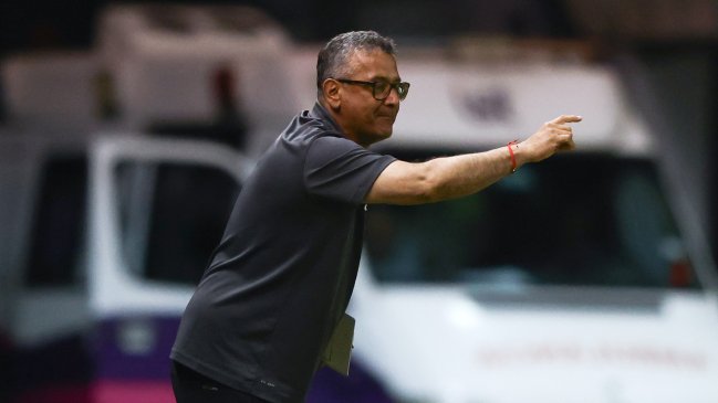 Ronald Fuentes asumió como DT de Unión Española tras salida de Gonzalo Villagra