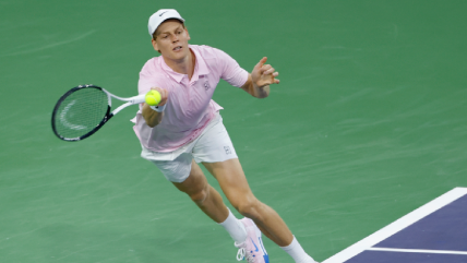   Sinner avanzó con autoridad a las semifinales de Indian Wells tras vencer a Tien 