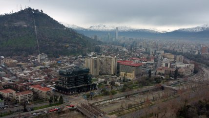   Meteorología prevé aumento de nubosidad para Santiago desde el domingo 
