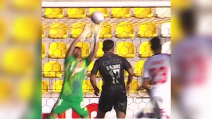   [VIDEO] El palo salvó a la U ante Coquimbo tras un tremendo derechazo de Francisco Salinas 