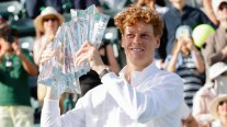 Jannik Sinner celebró el título número 25 de su carrera tras alzar el trofeo de Indian Wells