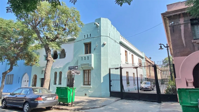 Casa en que vivió Boric en barrio Yungay sale a la venta por 860 millones de pesos