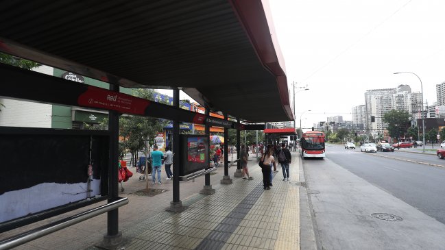 Cadáver fue hallado en paradero de micro en San Miguel