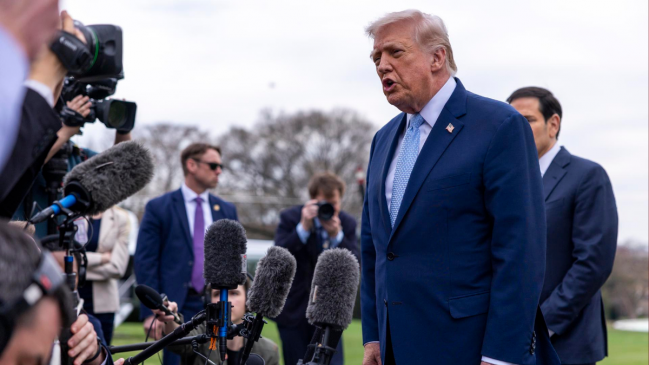 Trump ordena posponer durante 5 días los ataques a la infraestructura energética iraní