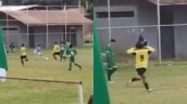 [VIDEO] Se pasó hasta al arquero: El golazo del hijo de Humberto Suazo en equipo juvenil de San Luis