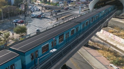 Pizarra que se le cayó a pasajero causó arco eléctrico en Línea 5 del Metro