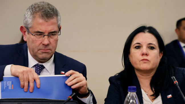 Apriete de cinturón en seguridad causa desasosiego en la derecha