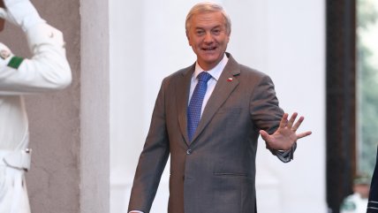 Cadem: Desaprobación del Presidente Kast superó por primera vez a quienes lo aprueban