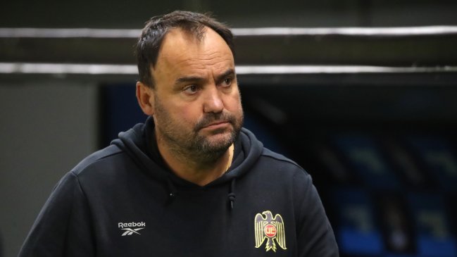 José Luis Sierra asoma como carta para volver a Medio Oriente tras su amargo paso por Unión Española