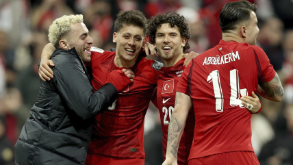   Turquía superó a Rumania y quedó a un paso de clasificar al Mundial 2026 