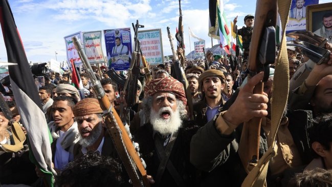 Un mes de guerra en Irán: Yemen entra en escena y Trump 