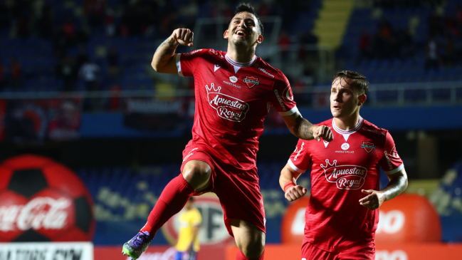 Ñublense se impuso ante Universidad de Concepción y sostuvo su liderato en la Copa de la Liga