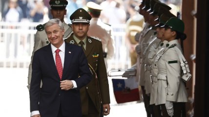 Presidente Kast conversa con las radios