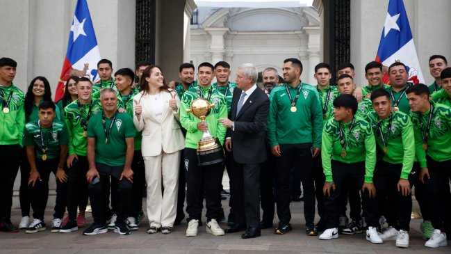 Presidente Kast recibió en La Moneda al plantel sub 20 de Santiago Wanderers