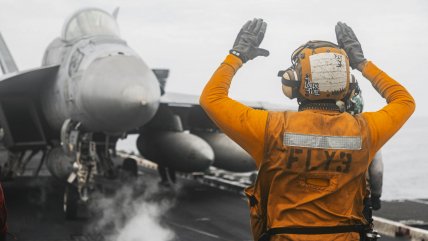 Avión de EE.UU. se estrelló cerca del estrecho de Ormuz