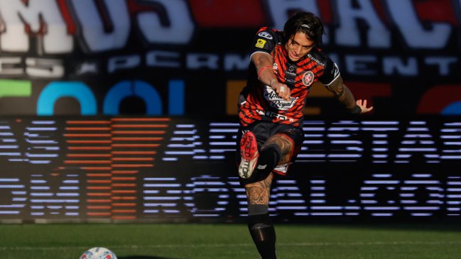 [VIDEO] Joaquín Montecinos estiró la ventaja de Deportes Limache sobre Unión La Calera