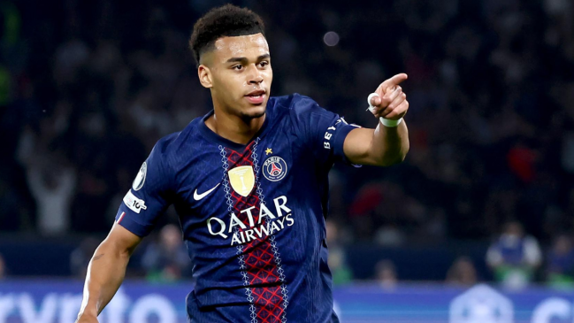 [VIDEO] Desire Doué abrió el marcador para PSG frente a Liverpool en Champions