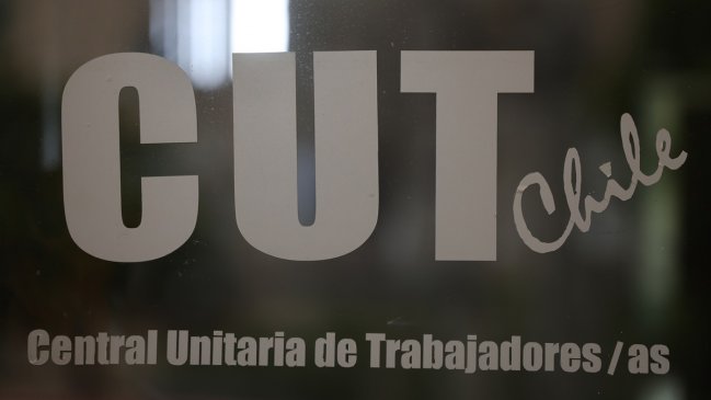 Gobierno y CUT inician negociación por salario mínimo en la antesala del 1 de mayo