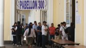 Falta de materiales y retrasos en las votaciones marcan las primeras de elección en Perú