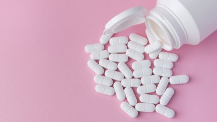 Minsal alerta aumento de 500% en intoxicaciones por paracetamol en escolares por reto viral