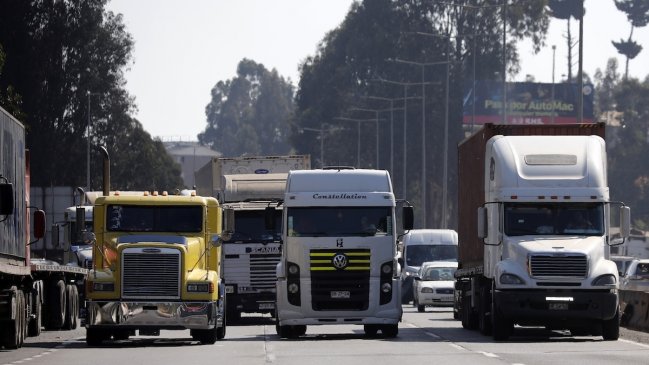 Camioneros emplazan al Gobierno a frenar nuevas alzas del diésel o 