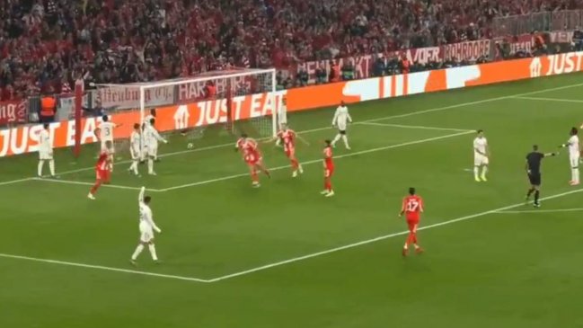 [VIDEO] Pavlovic aprovechó un córner y marcó el 1-1 de Bayern Munich ante Real Madrid