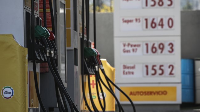 Confirman nueva alza de los combustibles: camioneros acusan 