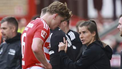   Wolfsburgo frustró el estreno de Marie-Louise Eta en la banca de Unión Berlín 