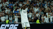 Hinchas de Real Madrid pifiaron a Vinicius en el 