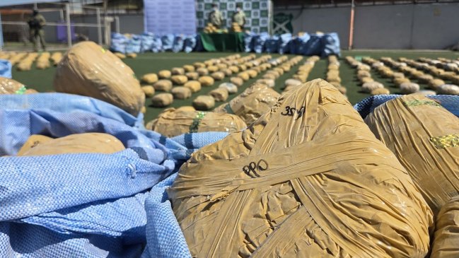 Carabineros incautó casi dos toneladas de droga acopiadas entre quebradas en Taltal