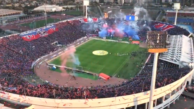 [VIDEO] Lleno hasta las banderas: El Nacional se repletó para el clásico universitario
