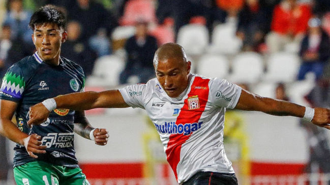 Deportes Puerto Montt cayó ante Curicó Unido y perdió el liderato del Ascenso