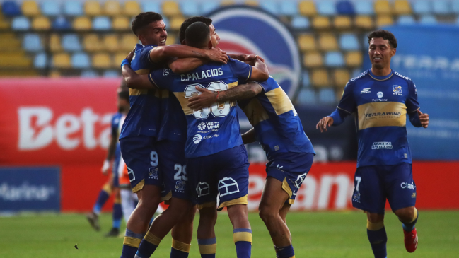 Everton volvió al triunfo ante Cobresal y se despegó de la zona baja en la Liga de Primera