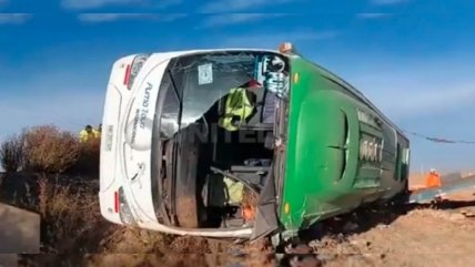 Volcamiento de bus chileno en Bolivia dejó al menos nueve muertos y 22 heridos
