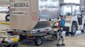 Aerolínea japonesa usará robots humanoides para carga y descarga de maletas