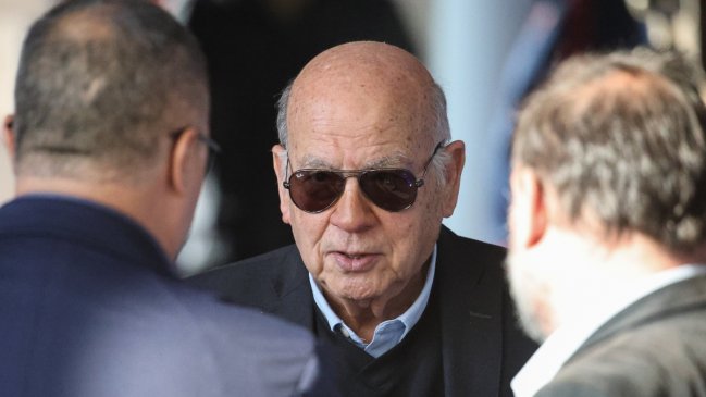 José Miguel Insulza en su llegada a Azul Azul: 