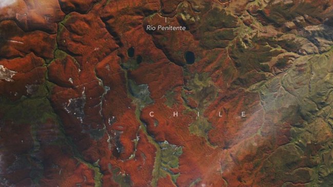 La NASA muestra increíbles imágenes de la Patagonia chilena teñida de rojo