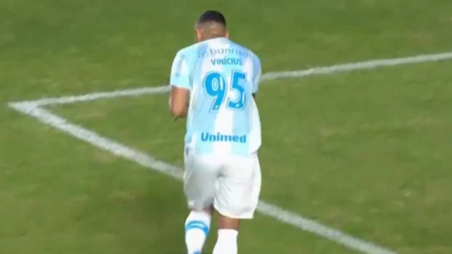 [VIDEO] Carlos Vinicius se desahogó con gol de penal tras perder tres ante 