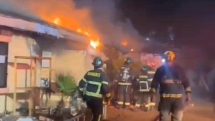   Incendio destruyó cuatro cabañas en el sector sur de Antofagasta 