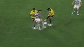 [VIDEO] Barcelona perdió a Céliz para choque con la UC por fuerte codazo a Leandro Paredes