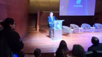 Ministro enfrentó dura crítica por recortes en Cultura en encuentro con creadores