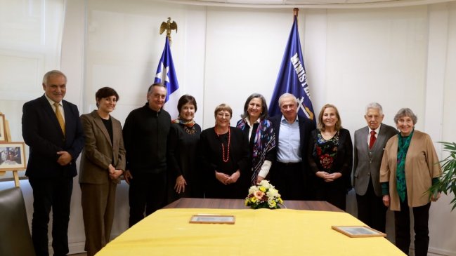 Exministros de Salud, incluida Bachelet, se reunieron con el Minsal para abordar desafíos actuales